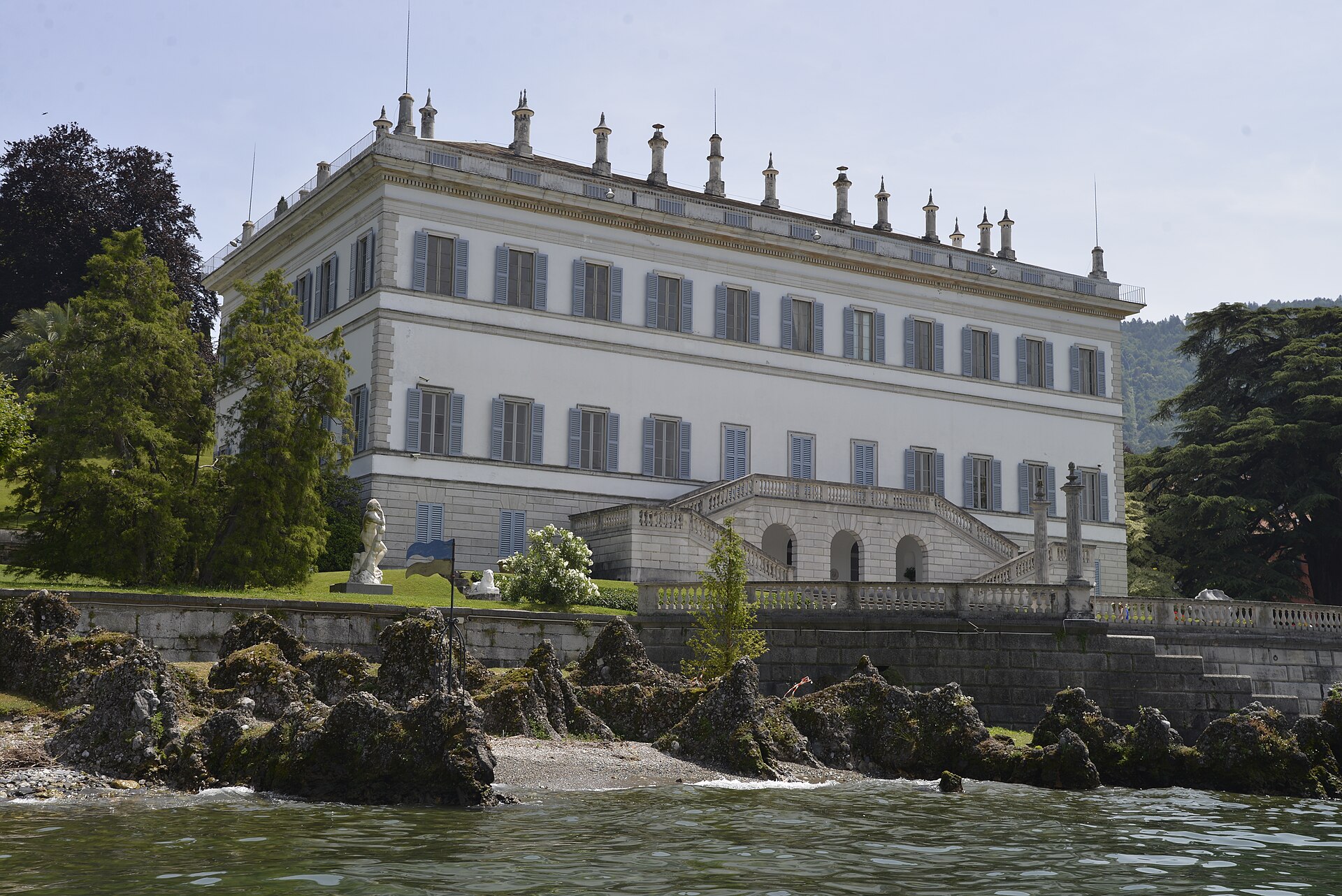 Villa Melzi d'Eril seen from the lake at Bellagio