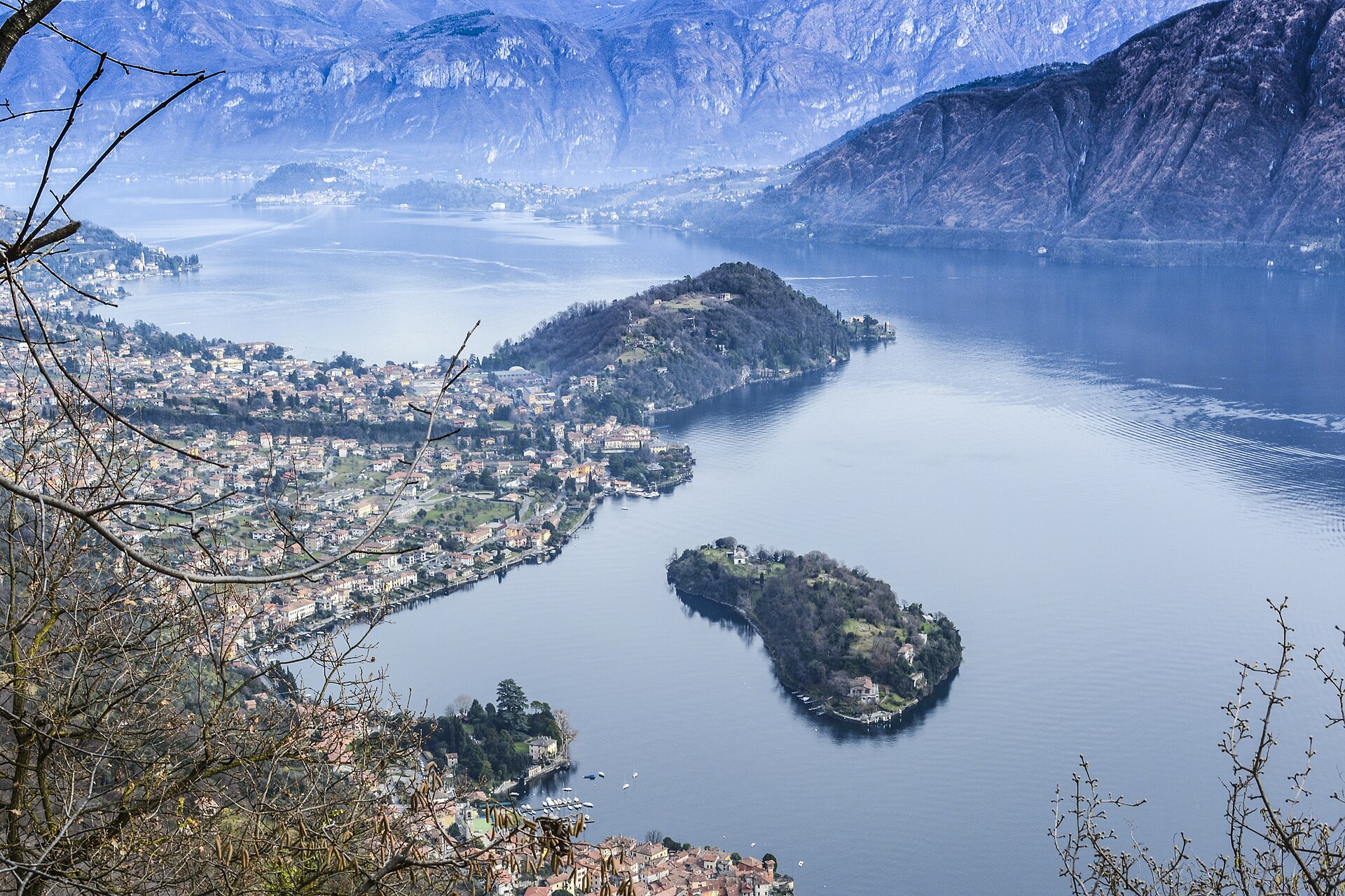 Isola Comacina and the Zoca de l'Oli bay from above